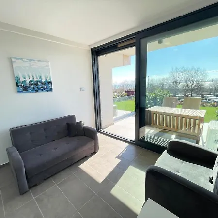 Club Panorama Studio - Pool, Garden *