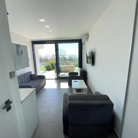 Apartman Club Panorama Studio - Pool, Garden